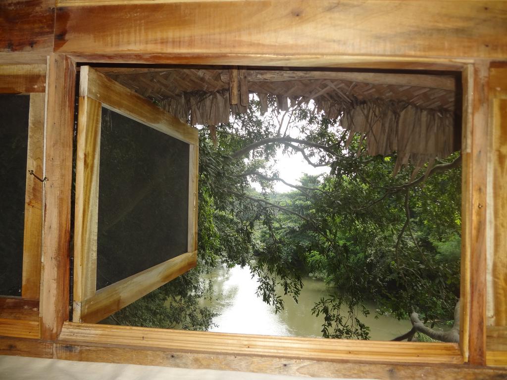 Kumbuk Tree House Villa Tissamaharama Bilik gambar