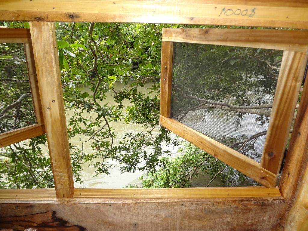 Kumbuk Tree House Villa Tissamaharama Bilik gambar